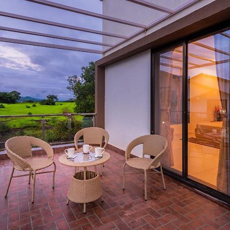Saffronstays Aster, Plunge Pool Villa With Garden, Lonavala Esterno foto